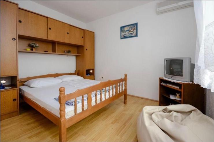 Milojka Apartment Сен Екстериор снимка